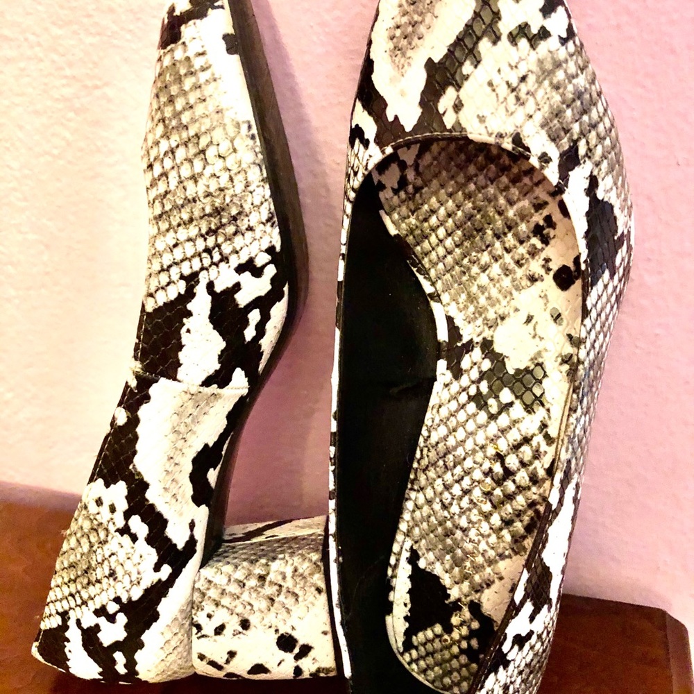 Shoes - Picture 7 of 8